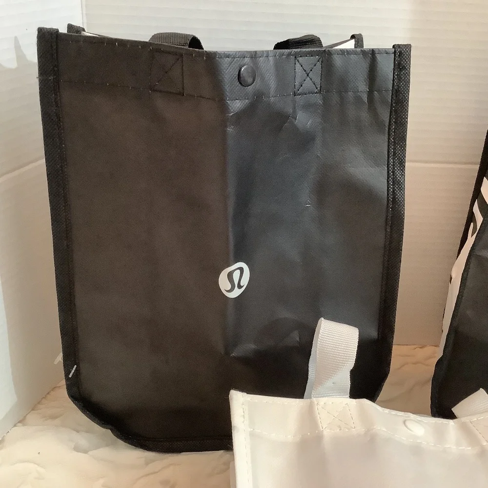 EUC‎ LuLulemon bags , black white